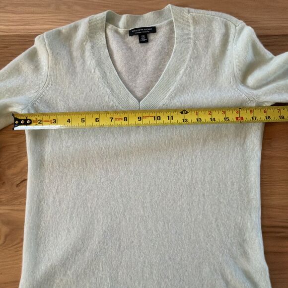 Sax Fifth Avenue 100% Cashmere Mint Green V Neck Sweater XS Old Money Soft Cozy - Picture 9 of 12